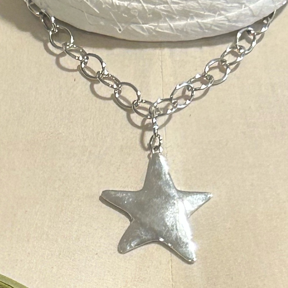 Star pendant necklace with chunky chain - silver colored copper alloy